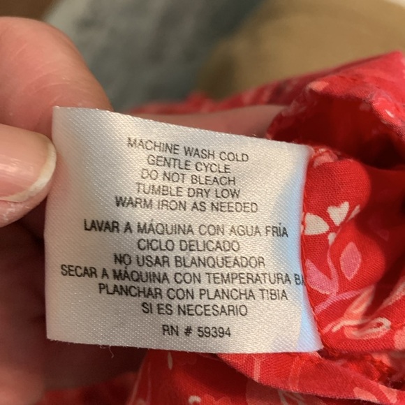 Floral Red Sleeveless Top X - Picture 7 of 8